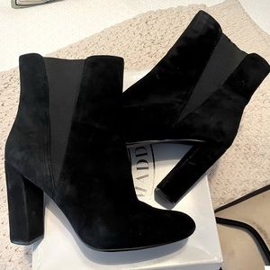 Steve Madden booties black